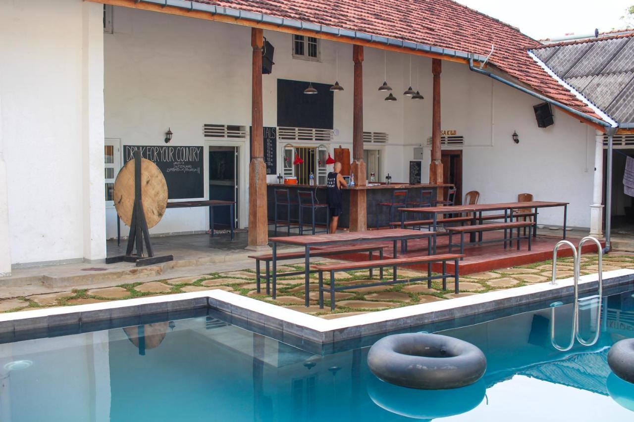 Why Not Backpackers Mirissa Exterior photo